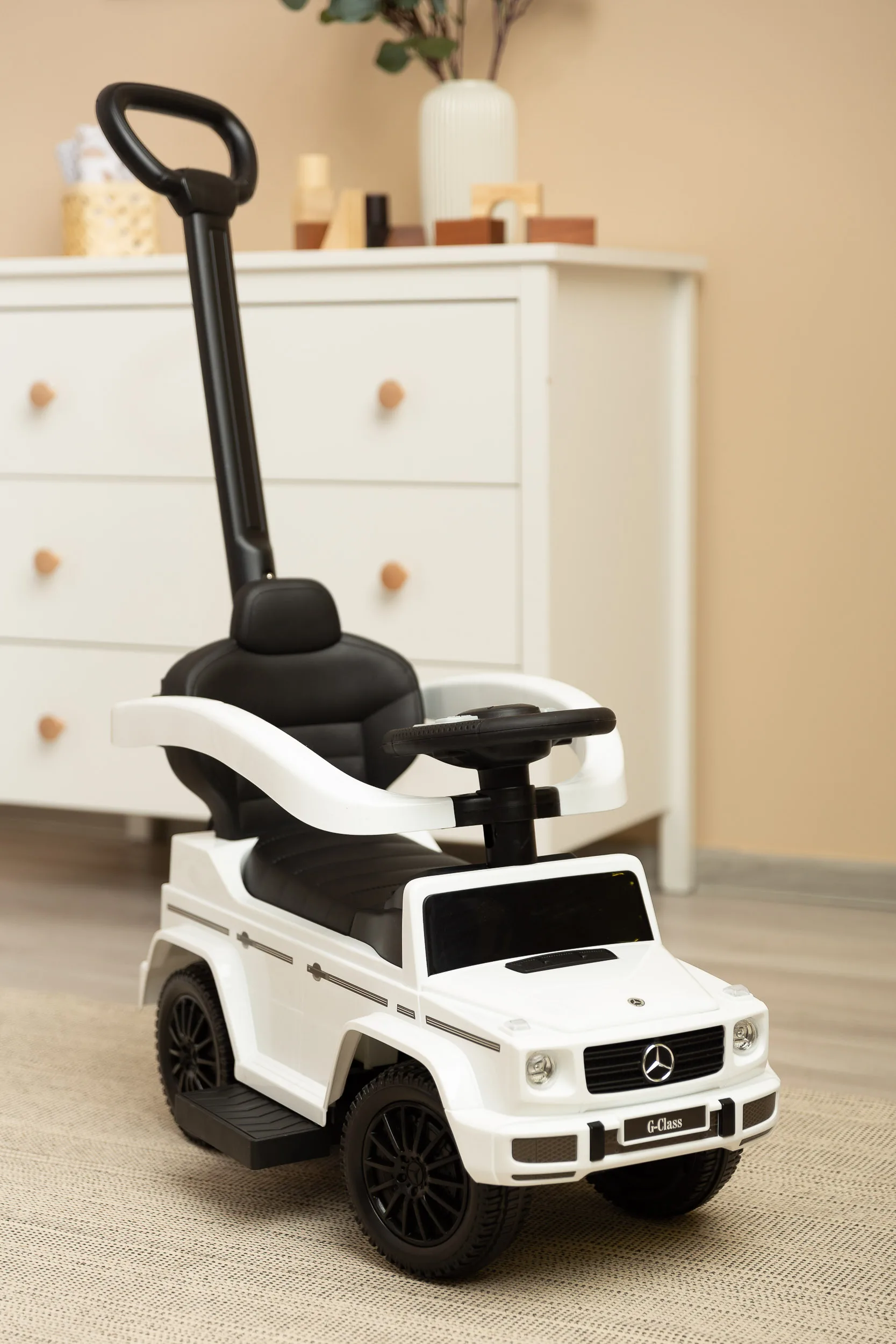 Mercedes_G_350_D_White_wpokoiku_13