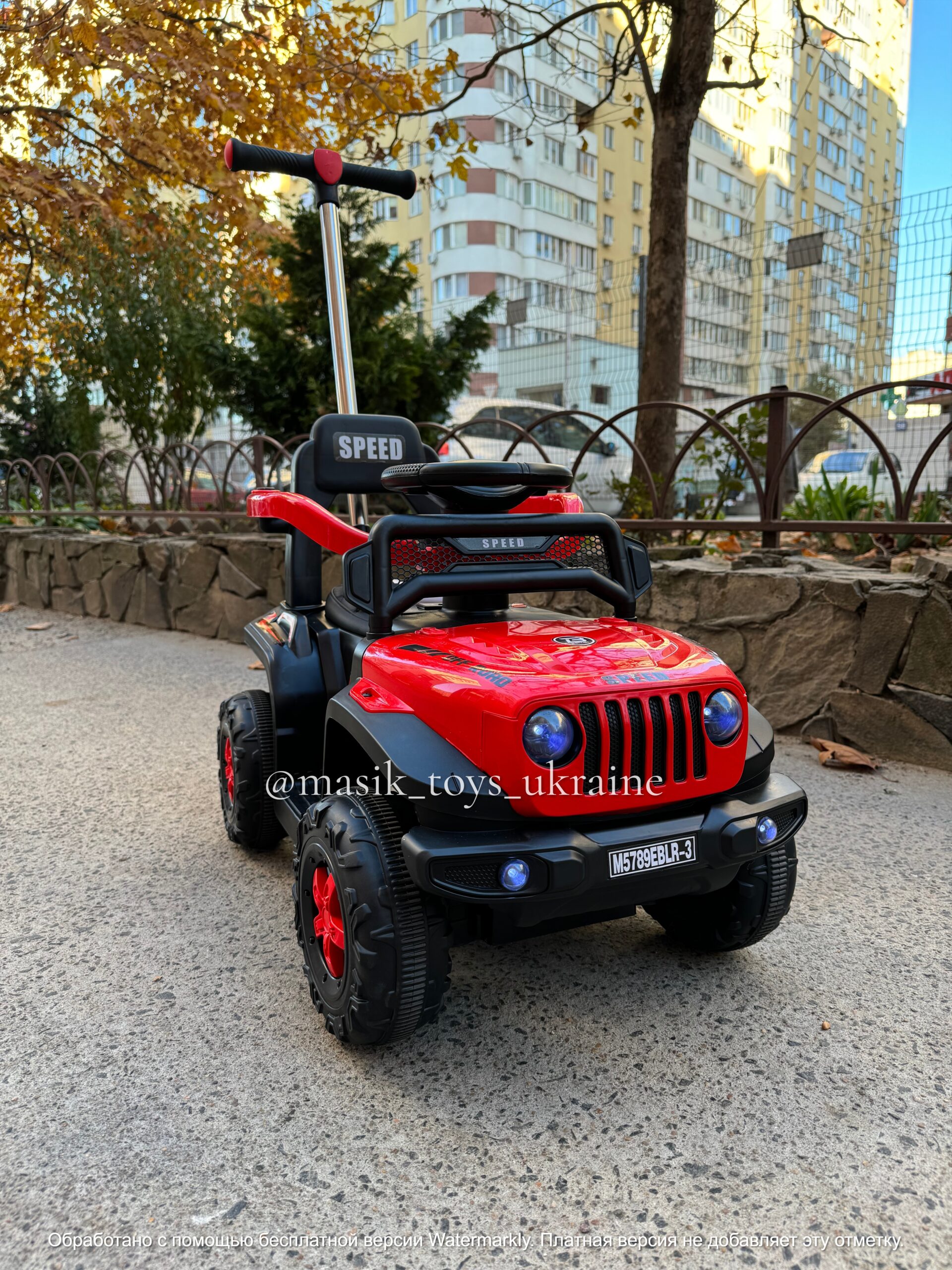 M 5789EBLR-31 Каталка-електромобіль Bambi Racer