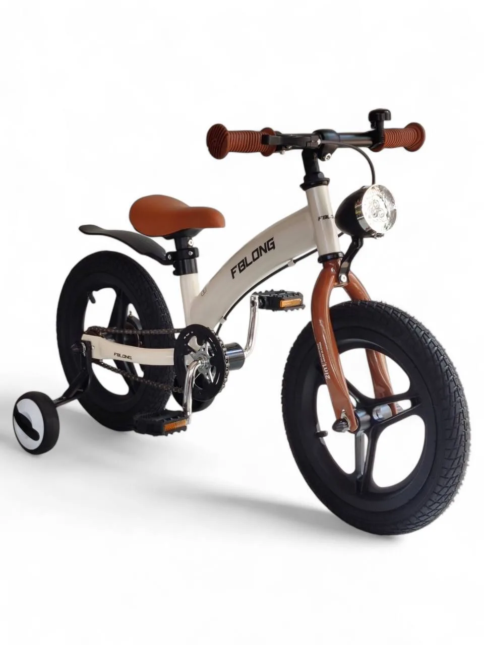 photo_5452107266401629801_y