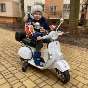 Електроскутер Vespa з багажником, МР3, білий M 4939EL-1