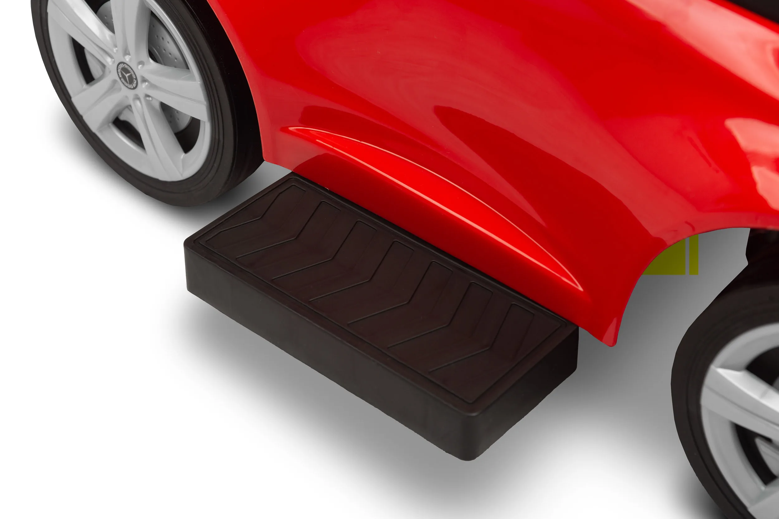 mercedes_cclass_red_11