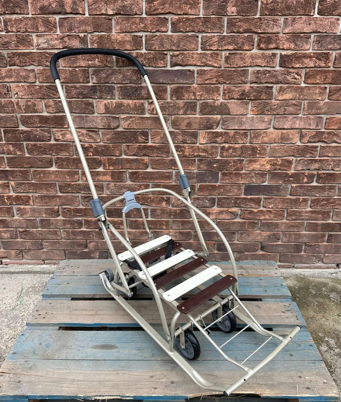 photo_5255961783648848692_y