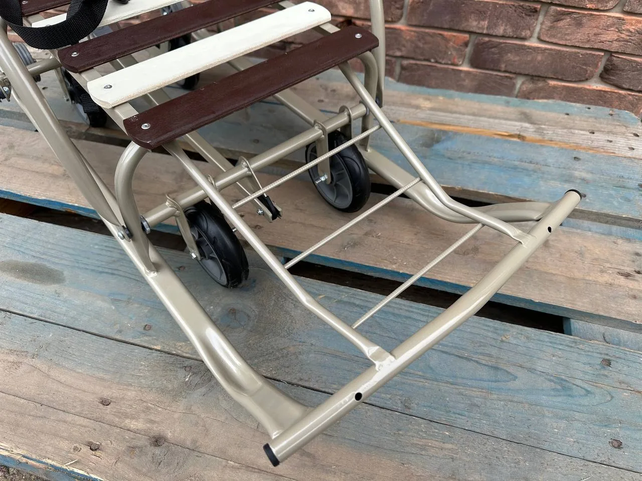 photo_5255961783648848694_y