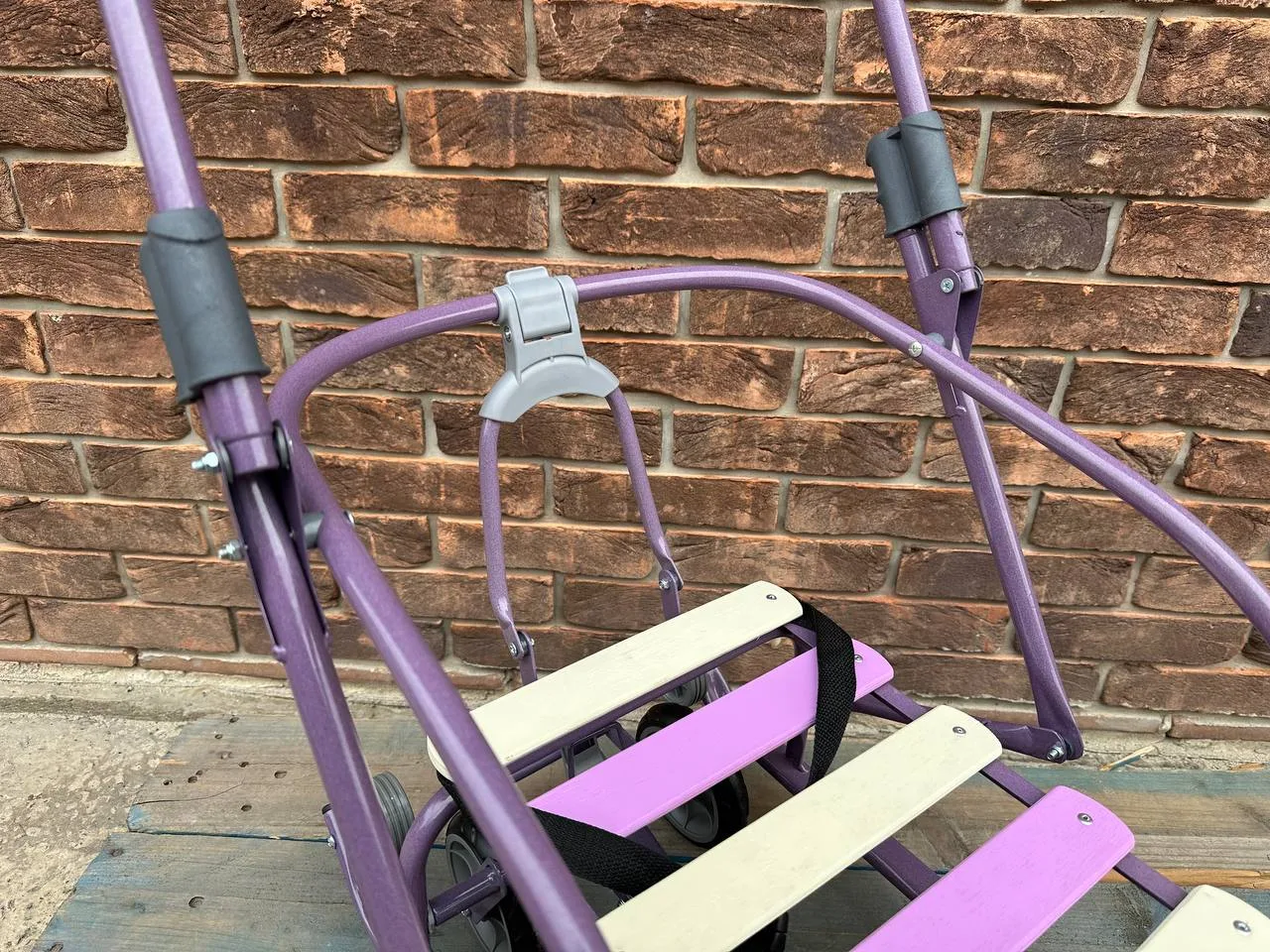 photo_5255961783648848944_y