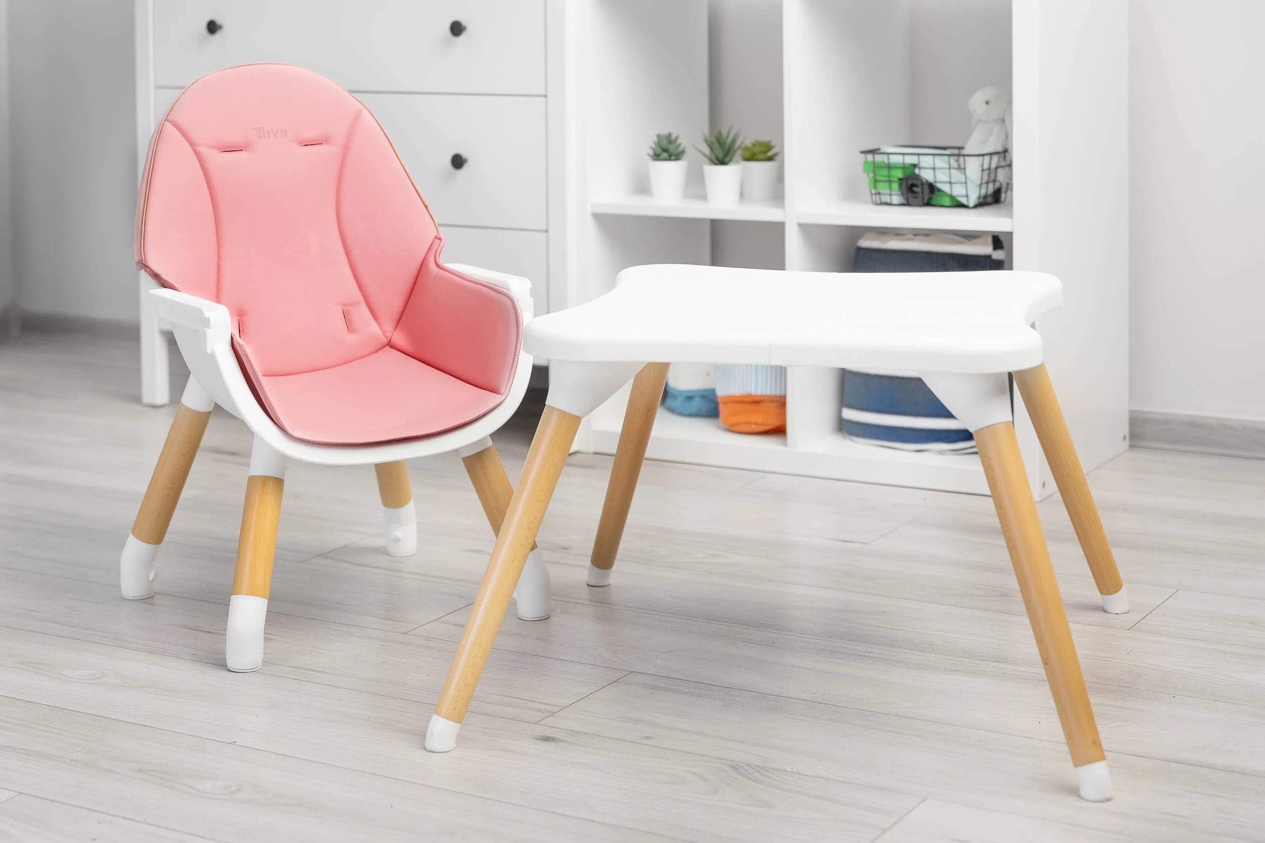 krzeselko_do_karmienia_tuva_pink_wpokoiku_13