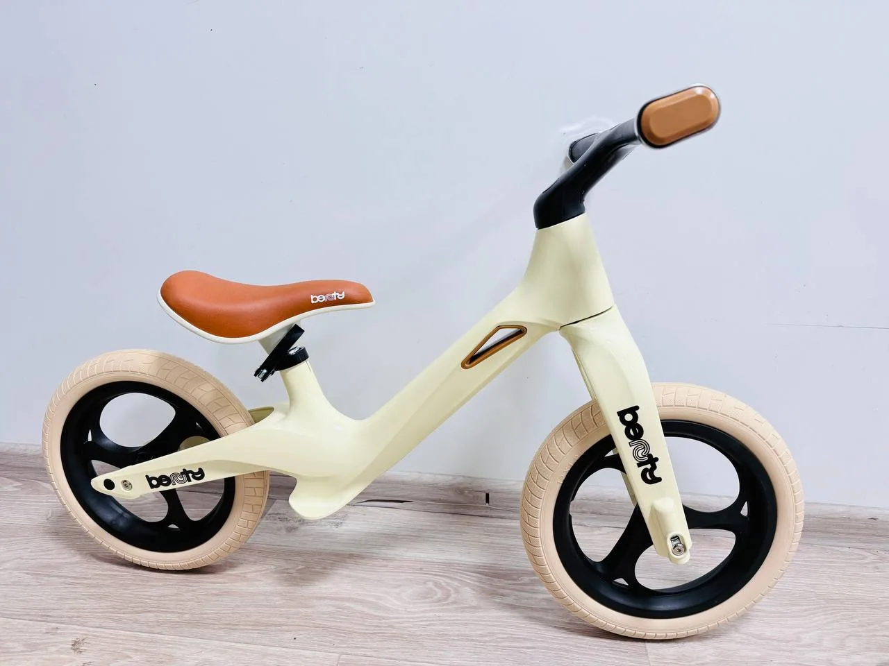 photo_6030721206073363371_y