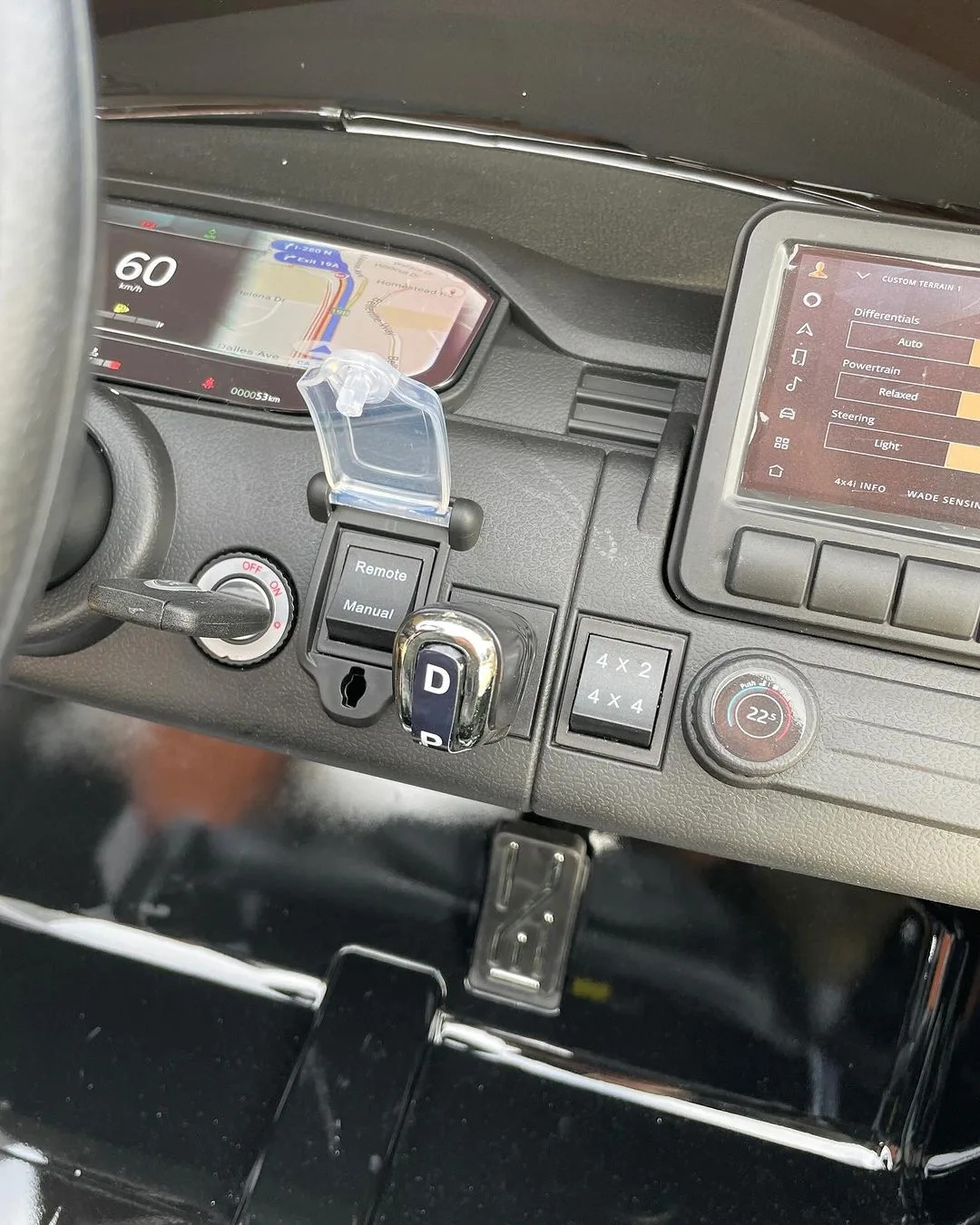 Електромобіль Range Rover KDRE998C (2WD) чорний в автофарбуванні - Зображення 8