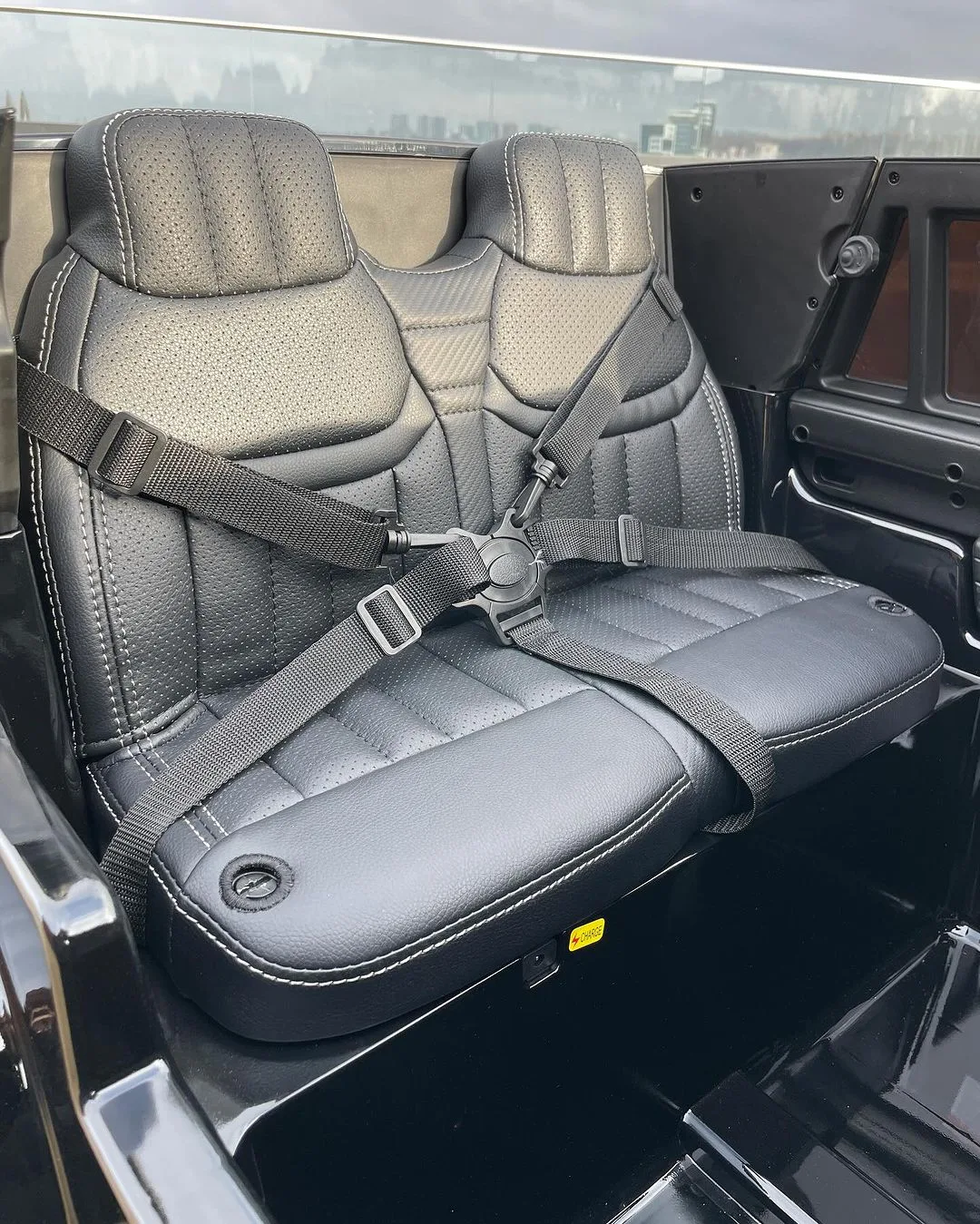 Електромобіль Range Rover KDRE998C (2WD) чорний в автофарбуванні - Зображення 7